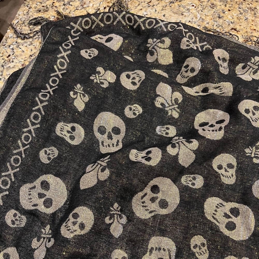 Large skull scarf